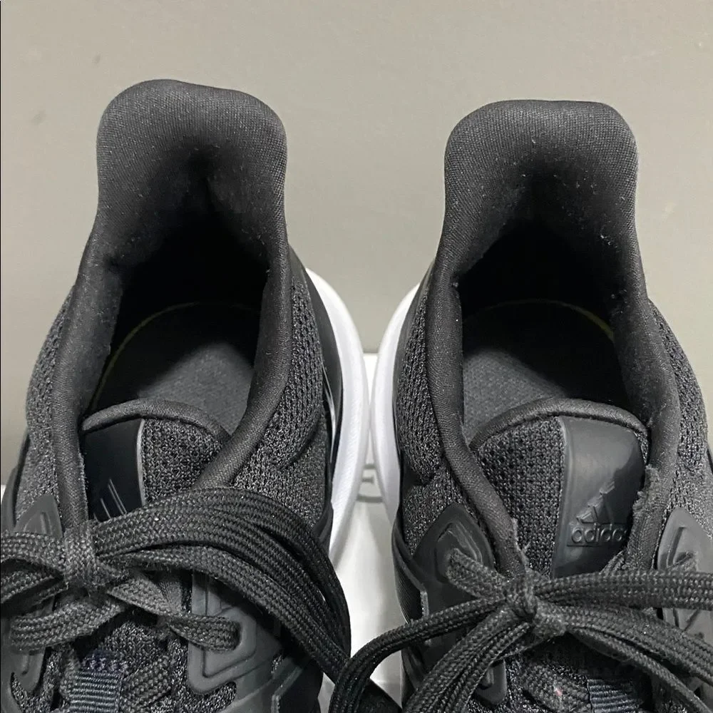 Adidas Bounce Black and White Athletic Shoes Mens 7.5 Women’s 9